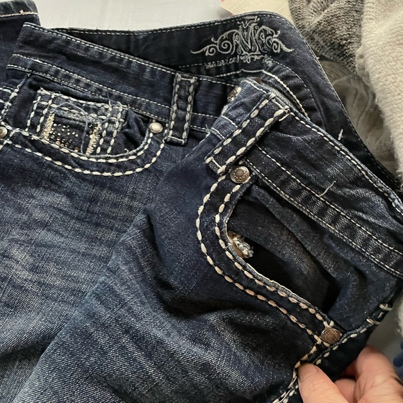 Maurice’s brand premiere jeans! BLINGY and cute! Size 13-14 regular - Picture 4 of 9